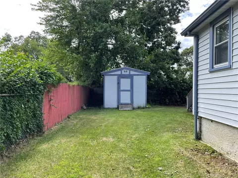 32 Salix St, Warwick, RI 02889 photo 12