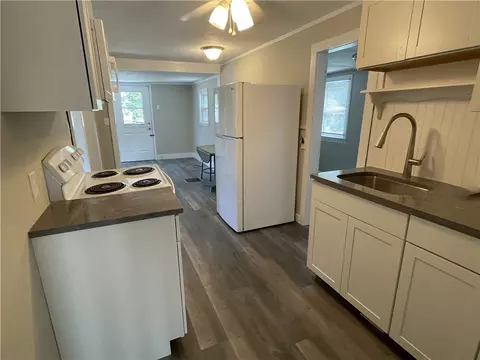 32 Salix St, Warwick, RI 02889 photo 3