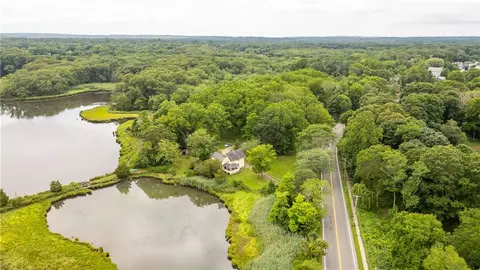194 Phillips St, North Kingstown, RI 02852