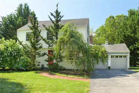 261 Lincoln Ave, Barrington, RI 02806