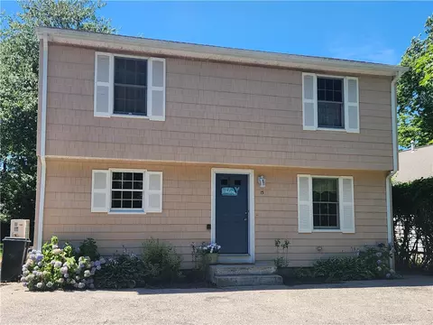 13 Deangelis Dr, Narragansett, RI 02882
