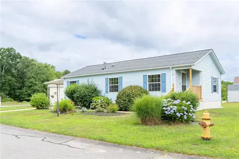 11 Cardinal Ct, Tiverton, RI 02878