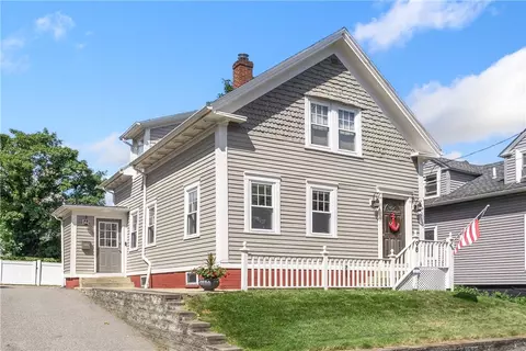 98 Pitman St, Providence, RI 02906