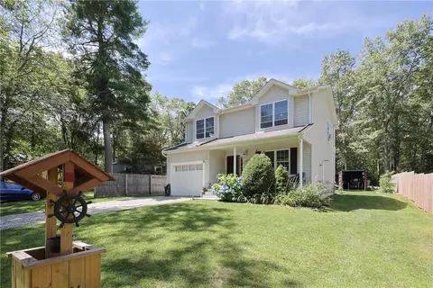 245 Stag Head Dr, Pascoag, RI 02859