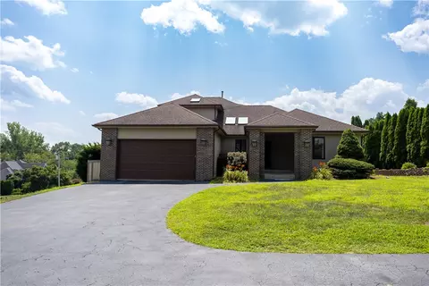 9 Katelan Ct, Cranston, RI 02921
