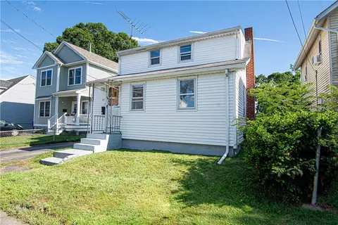 52 Bristol Ave, Riverside, RI 02915