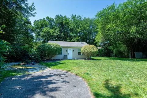 Exterior - 69 Junction St, Warwick, RI 02889 photo 8 of 9