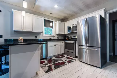 Kitchen - 69 Junction St, Warwick, RI 02889 photo 3 of 4