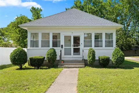 30 Alabama Ave, Warwick, RI 02888
