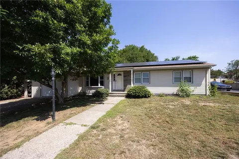 5 W View Ave, North Providence, RI 02911