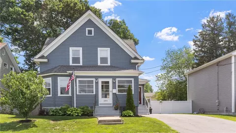280 Woodbine St, Cranston, RI 02910