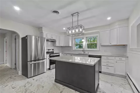 42 Belcourt Ave, North Providence, RI 02911