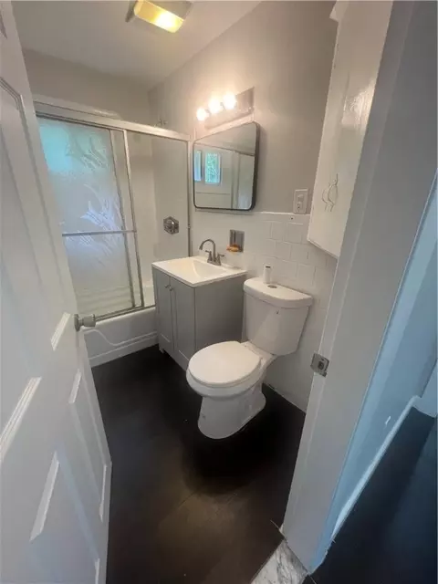 Bath - 354 Rhodes Ave, Woonsocket, RI 02895 photo 2 of 2