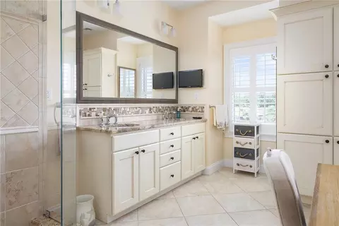 Bath - 3958 Post Rd #11, Warwick, RI 02886 photo 3 of 4