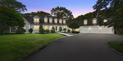 16 Hillside Rd, Cumberland, RI 02864