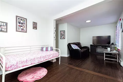Living - 81 Pierce St, Westerly, RI 02891 photo 2 of 6