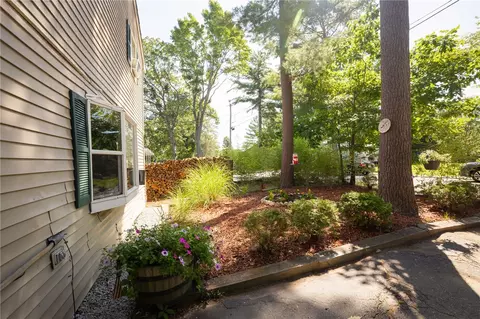 62 Centre Rd, Glocester, RI 02814