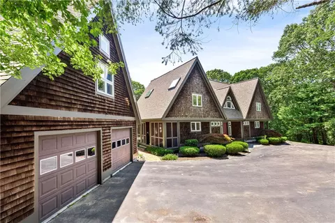 860 Curtis Corner Rd, South Kingstown, RI 02879