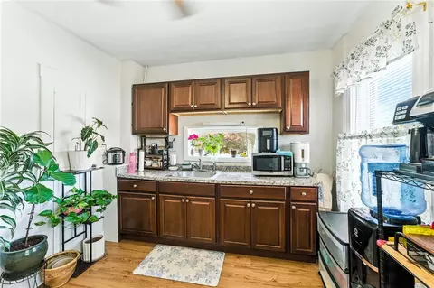 40 Baxter St, Woonsocket, RI 02895 photo 7