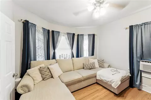 40 Baxter St, Woonsocket, RI 02895 photo 10