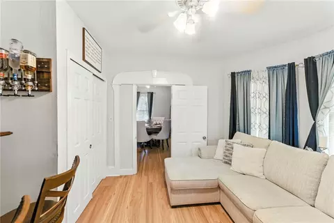 40 Baxter St, Woonsocket, RI 02895 photo 9