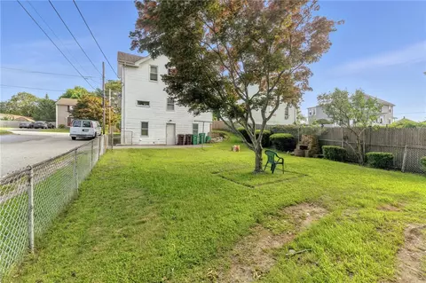 40 Baxter St, Woonsocket, RI 02895 photo 22