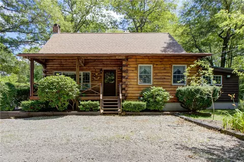 85 Plainfield Pike, Foster, RI 02825