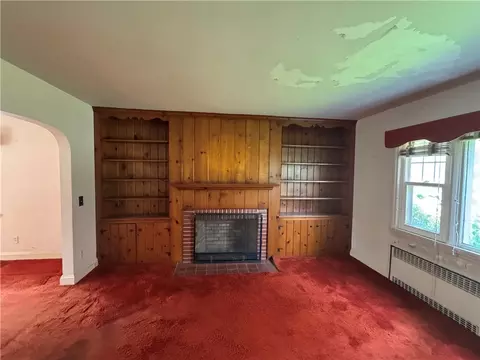 Living - 55 Ward Ave, Westerly, RI 02891 photo 1 of 2