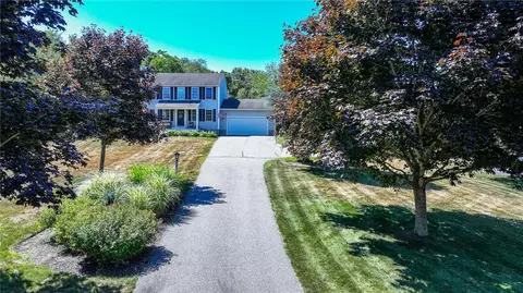 5 Nina Dr, Bradford, RI 02808