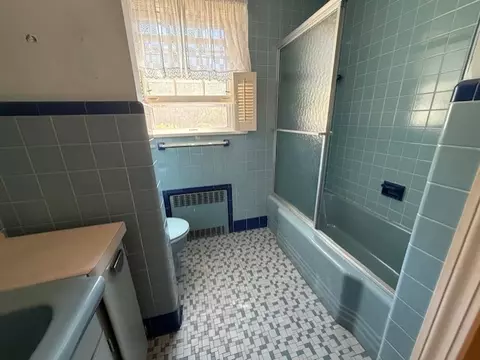 Bath - 37 Post Rd, Westerly, RI 02891 photo 1 of 4