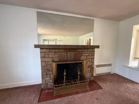 Living - 37 Post Rd, Westerly, RI 02891 photo 2 of 3