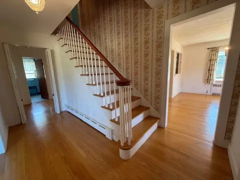 Entry Way - 37 Post Rd, Westerly, RI 02891 photo 3 of 4
