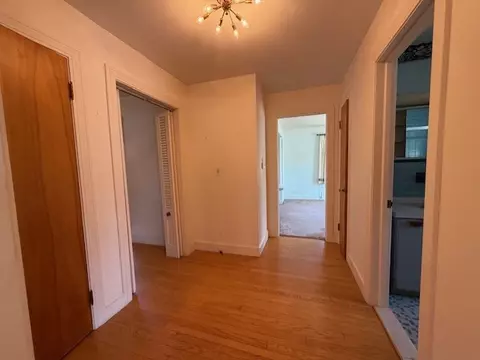 Entry Way - 37 Post Rd, Westerly, RI 02891 photo 2 of 4