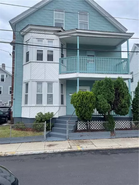 16 Barton St, Woonsocket, RI 02895