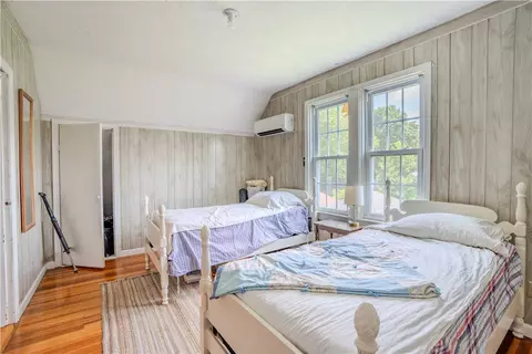 Bedroom - 48 Central St, Warwick, RI 02886 photo 4 of 5