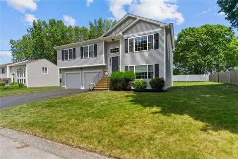 5 Pezzi St, Johnston, RI 02919