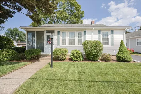 16 Second St, Pawtucket, RI 02861
