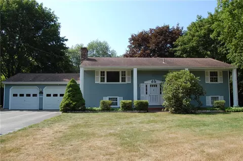 109 Suffolk Dr, North Kingstown, RI 02852