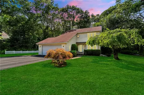 53 Morgan Ct, North Kingstown, RI 02852