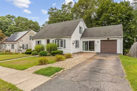 111 White Pkwy, North Smithfield, RI 02896