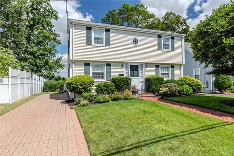 19 Longue Vue Ave, North Providence, RI 02904