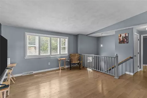 162 Pine St, Warwick, RI 02888 photo 20