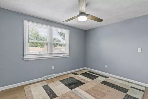 162 Pine St, Warwick, RI 02888 photo 10