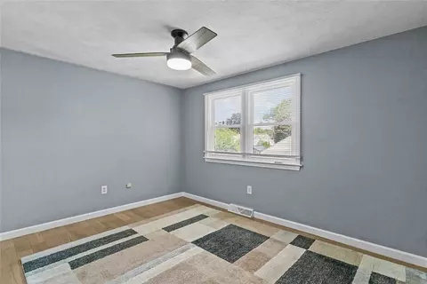 162 Pine St, Warwick, RI 02888 photo 8