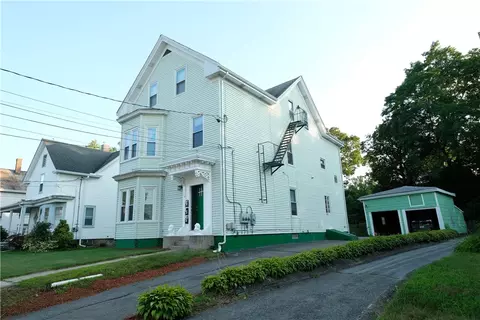118 Summer St, Woonsocket, RI 02895