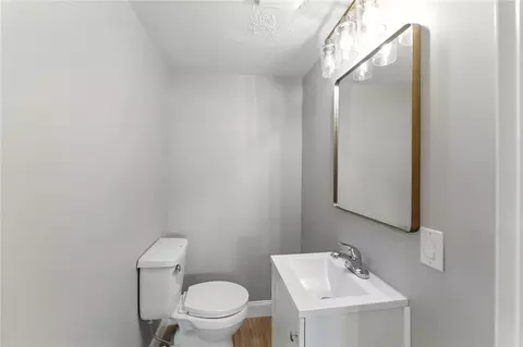 Bath - 73 Ormsby Ave, Warwick, RI 02886 photo 4 of 4