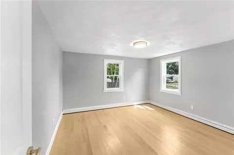 Bedroom - 73 Ormsby Ave, Warwick, RI 02886 photo 1 of 6