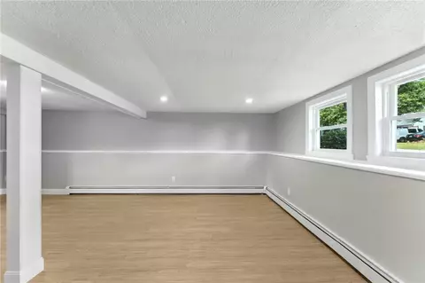 Living - 73 Ormsby Ave, Warwick, RI 02886 photo 8 of 9