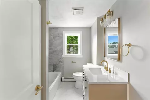 Bath - 73 Ormsby Ave, Warwick, RI 02886 photo 1 of 4