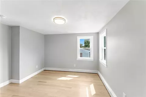 Bedroom - 73 Ormsby Ave, Warwick, RI 02886 photo 4 of 6